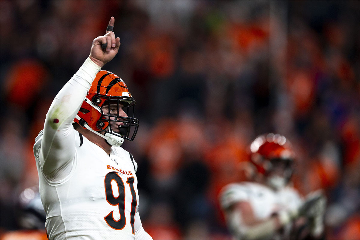 Cincinnati Bengals defensive end Trey Hendrickson (91) holds up his finger after a defensive stop with 4 seconds left in the second half the NFL football game on Sunday, Dec. 19, 2021, at Empower Field in Denver, Co. Cincinnati Bengals defeated Denver Broncos 15-10.