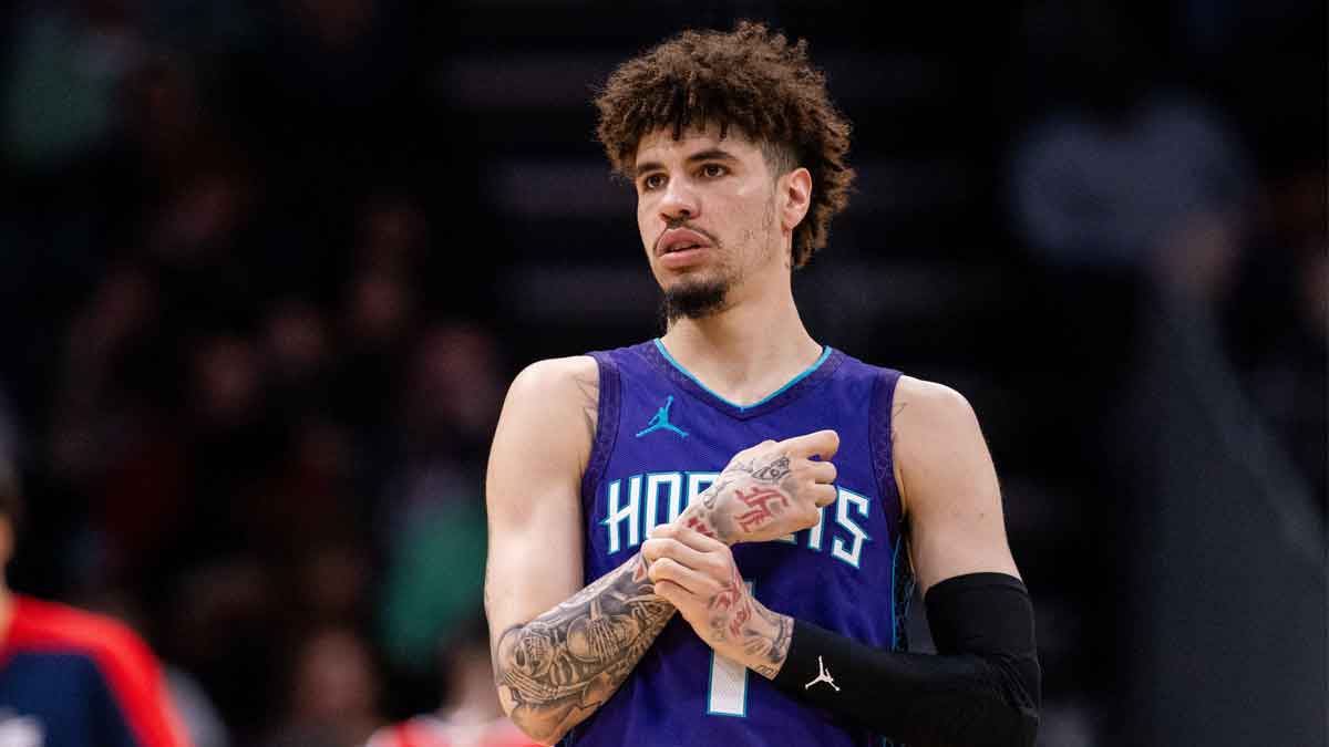 Charlotte Hornets Guard Lamelo Ball (1) Holds your wrist during the second trimester against Washington Wizard in Spectrum Center. 