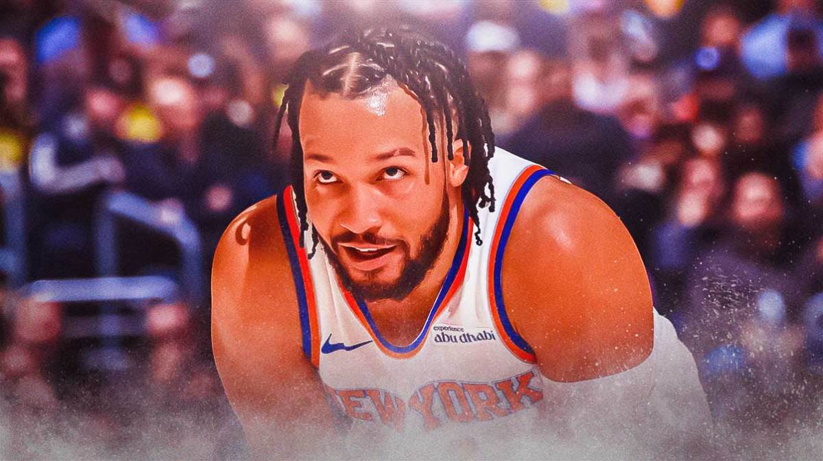 NY Knicks player Jalen Brunson with the Knicks arena in the background, injury