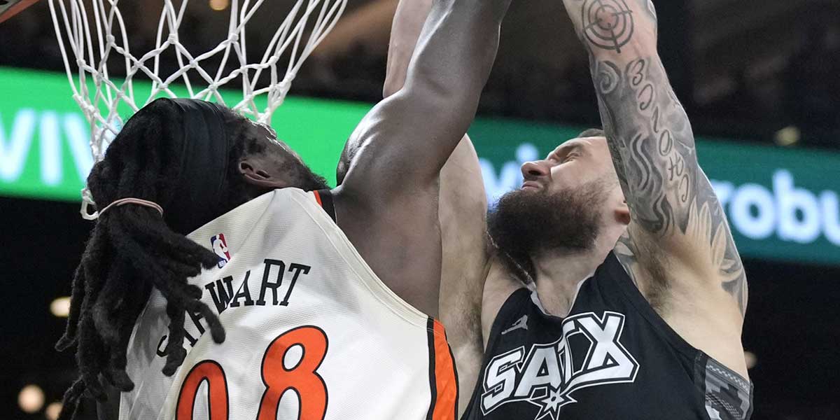 Detroit Pistons forward Isaiah Stewart (28) blocks the shot attempt by San Antonio Spurs forward Sandro Mamukelashvili (54) during the first half at Moody Center. 