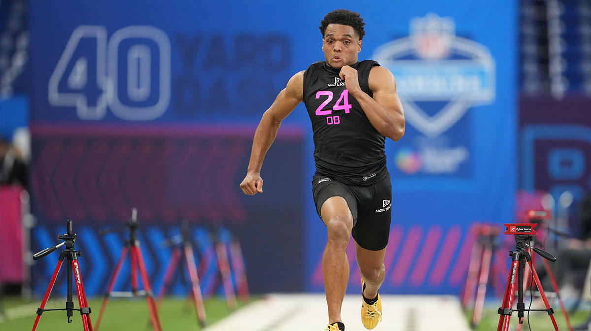 Feb 28, 2025; Indianapolis, IN, USA; Kansas State defensive back Jacob Parrish (DB24) runs in the 40 yard dash during the 2025 NFL Combine at Lucas Oil Stadium.