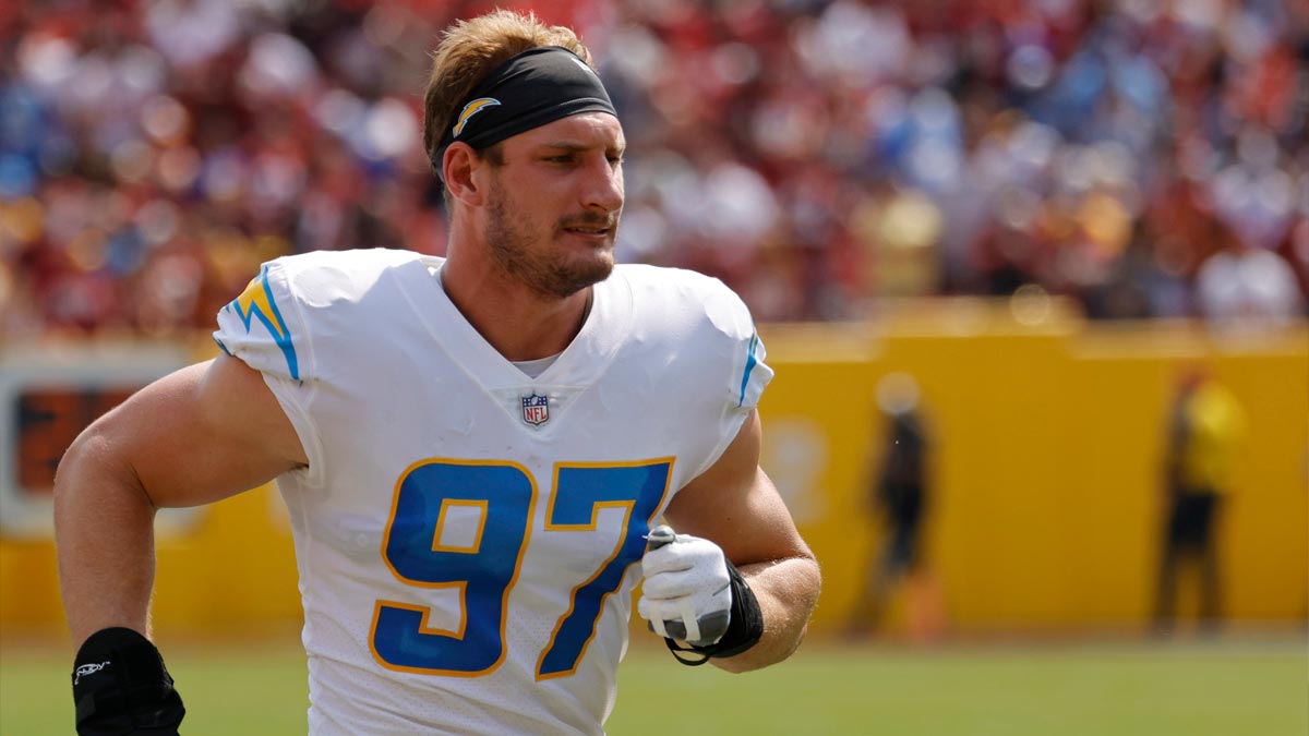 Charger in Los Angeles Linebacker Joei Bosa (97) Sprint Prevents the side before the Fedexfield football team to FedExfield.