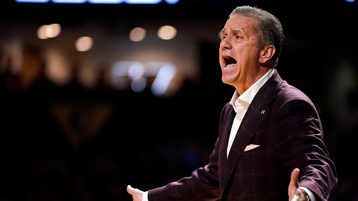 Arkansas head coach John Calipari works with his team against Vanderbilt during the first half at Memorial Gym