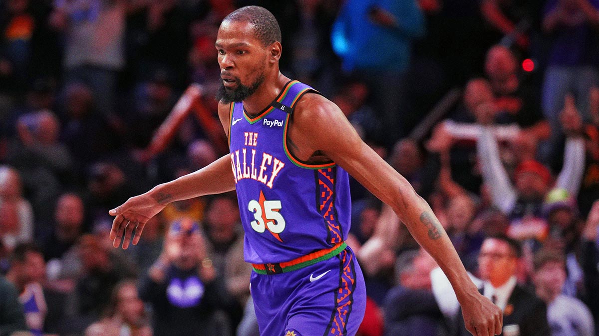Phoenix Suns forward Kevin Durant (35) reacts against the LA Clippers during the second half at PHX Center.