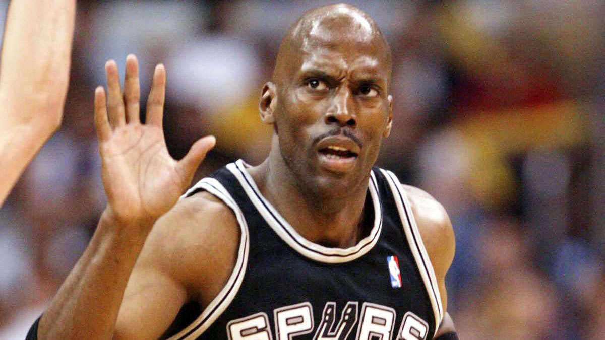Kevin Willis, who began a two-year run with the Spurs when he was 40 years old, heard a lot of age-old jokes late in his career.