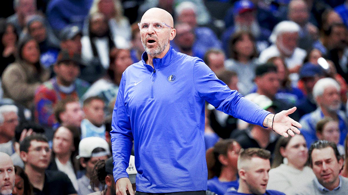 Dallas Mavericks Chief Coach Jason Kidd reacts during the game against Charlotte Hornet to the center of American Airlines