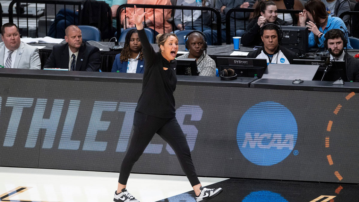 Tennessee Volunteers head coach Kim Caldwell talks with her team as Tennessee Volunteers face off with Texas Longhorns during the Sweet 16 at Legacy Arena in Birmingham, Ala., on Saturday, March 29, 2025. Texas Longhorns defeated Tennessee Volunteers 67-59 to advance to the Elite 8.