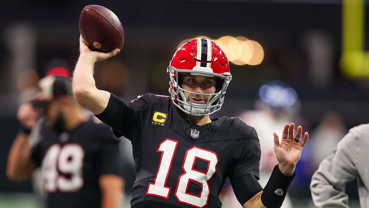 Kirk Cousins warming up before a game against the Giants on December 22, 2024.