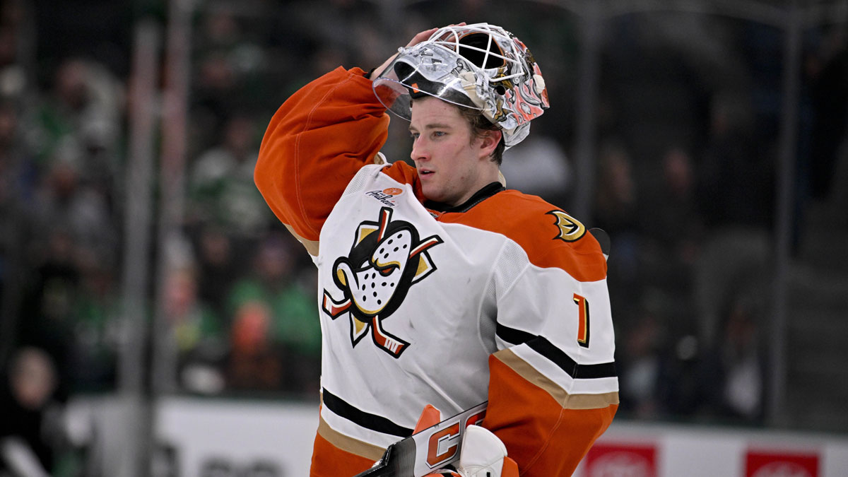 Anaheim Ducks goaltender Lukas Dostal (1) skates back on to the ice before the start of the overtime period at the American Airlines Center.