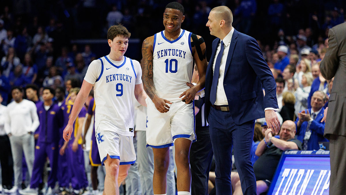 Kentucky Wildcats head coach Mark Pope talks with forward Brandon Garrison (10) as he exits the game during the second half LSU Tigers at Rupp Arena at Central Bank Center.