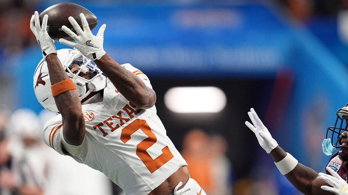 Texas Longhorns wide receiver Matthew Golden (2) makes a catch against the Arizona State Sun Devils during the second half of the Peach Bowl at Mercedes-Benz Stadium.