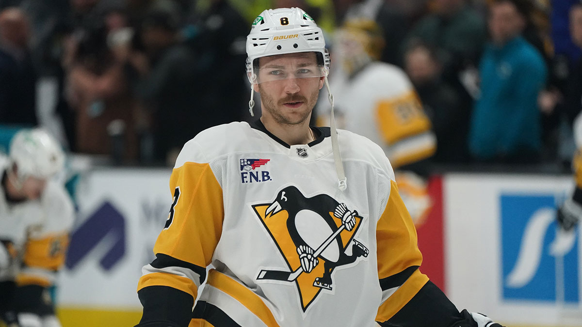 Pittsburgh Penguins left winger Michael Bunting (8) warms up before the game against the San Jose Sharks at SAP Center at San Jose.