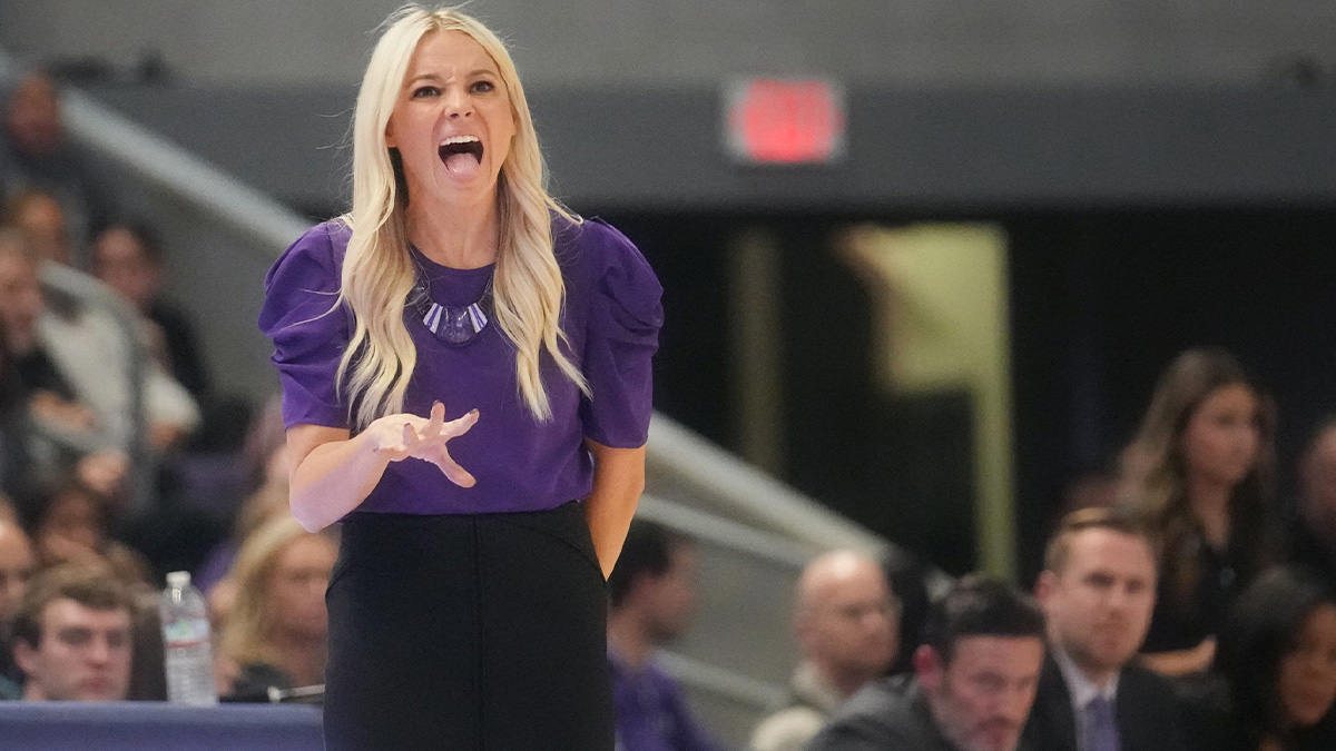 GCU Lopes head coach Molly Miller yells out to her team as they take on the ASU Sun Devils at GCU Arena in Phoenix on Nov. 30, 2022. Ncaa Womens Basketball Asu Women S Basketball At Grand Canyon University