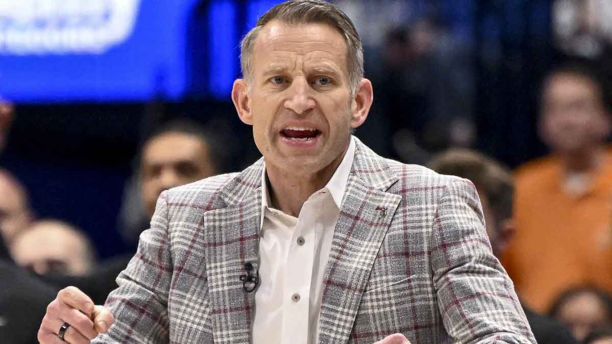  Alabama Crimson Tide head coach Nate Oats cheers after a made basket against the Florida Gators during the first half at Bridgestone Arena. Mandatory Credit: Steve Roberts-Imagn Image