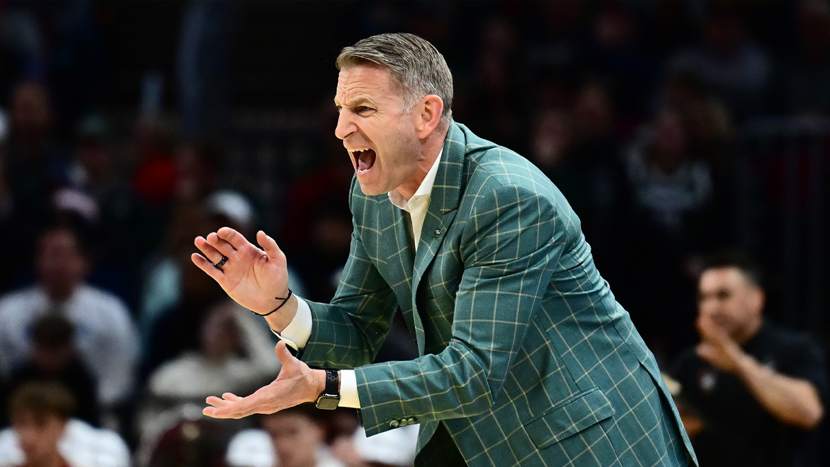 Alabama Crimson Tide head coach Nate Oats reacts in the second half against the St. Mary's Gaels during the NCAA Tournament Second Round at Rocket Arena. Mandatory Credit: Ken Blaze-Imagn Images