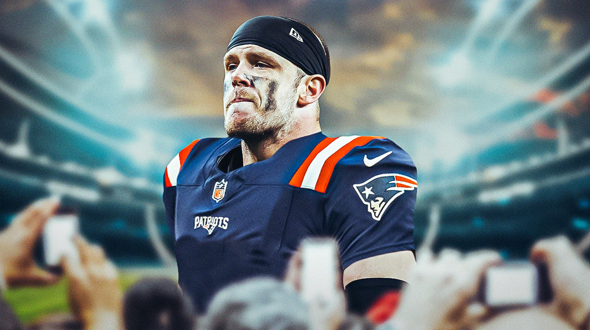 Robert Spillane in a Patriots jersey