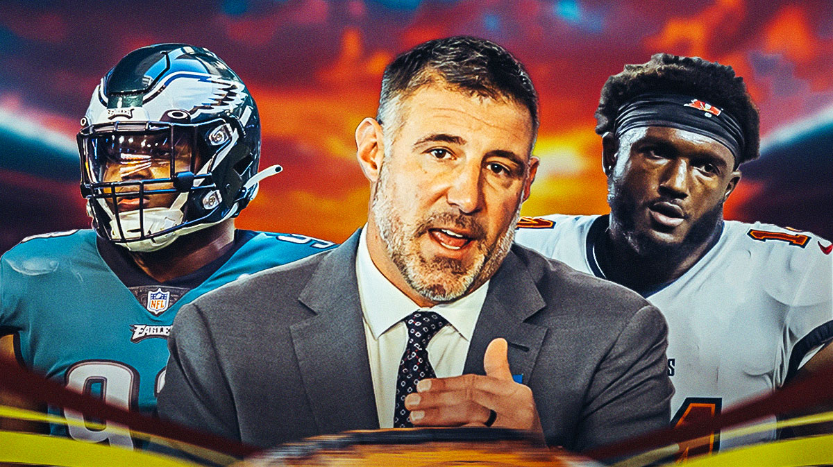 New England Patriots head coach Mike Vrabel and free agents Milton Williams and Chris Godwin