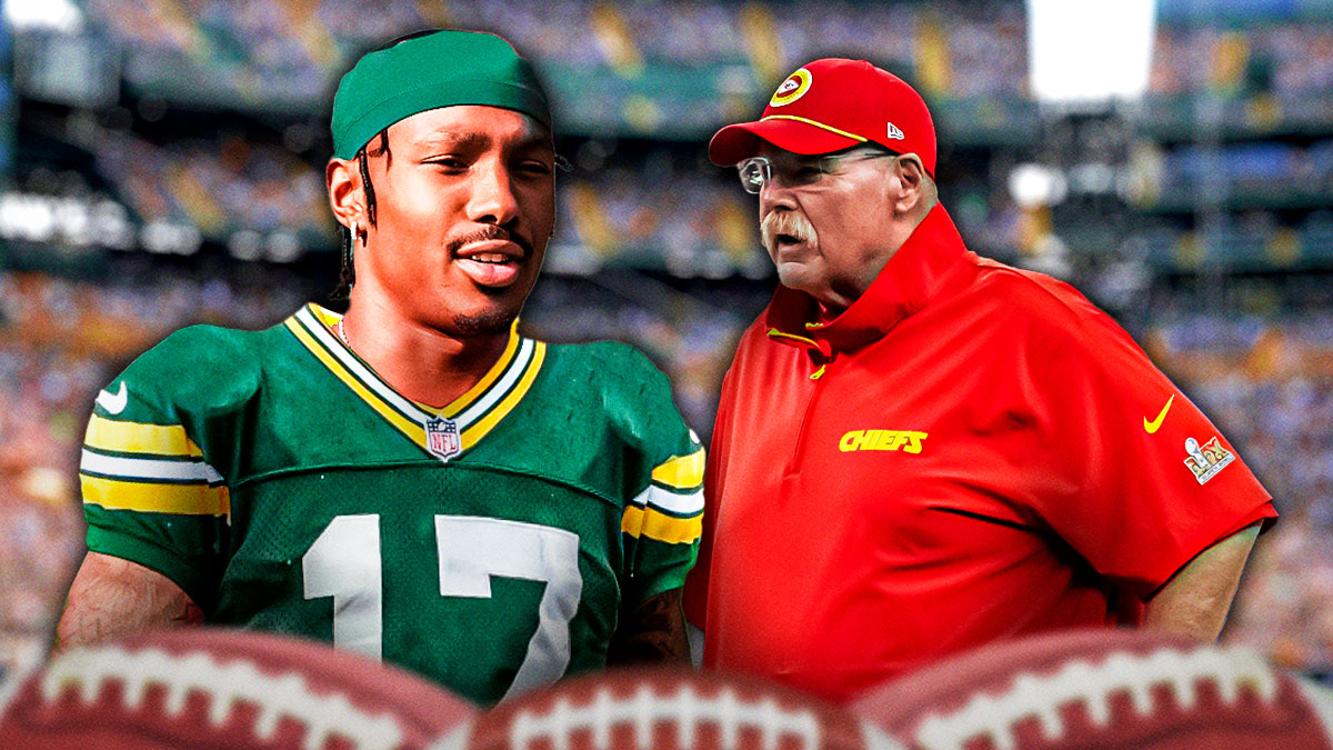 Photo: Andy Reid looking at Mecole Hardman in Packers jersey