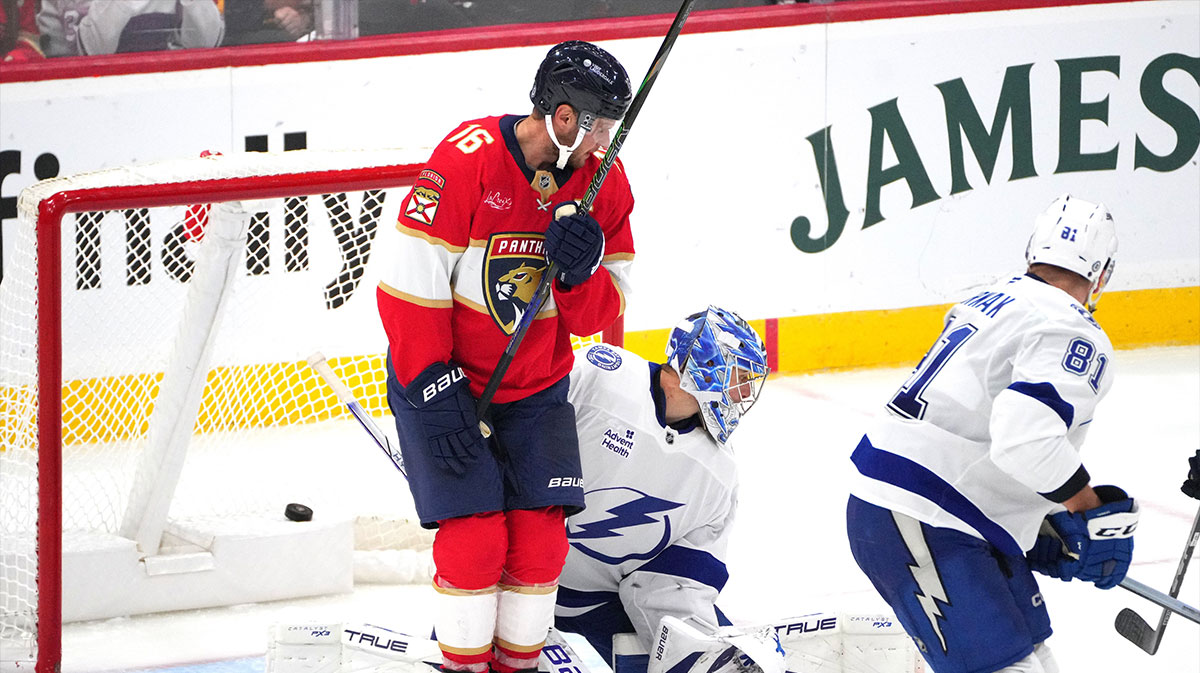 Florida Panthers center Aleksander Barkov (16) blocks the view of Tampa Bay Lightning goaltender Jonas Johansson (31) on a goal by Florida Panthers center Sam Reinhart (13) during the third period at Amerant Bank Arena.