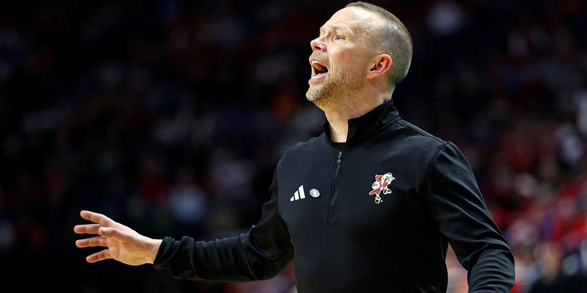 Louisville Cardinals head coach Pat Kelsey calls to his team during the second half against the Creighton Bluejays in the first round of the NCAA Tournament at Rupp Arena.