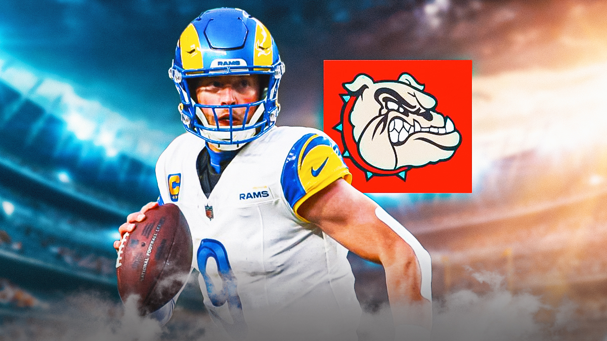 Matthew Stafford next to the Pasadena High School mascot