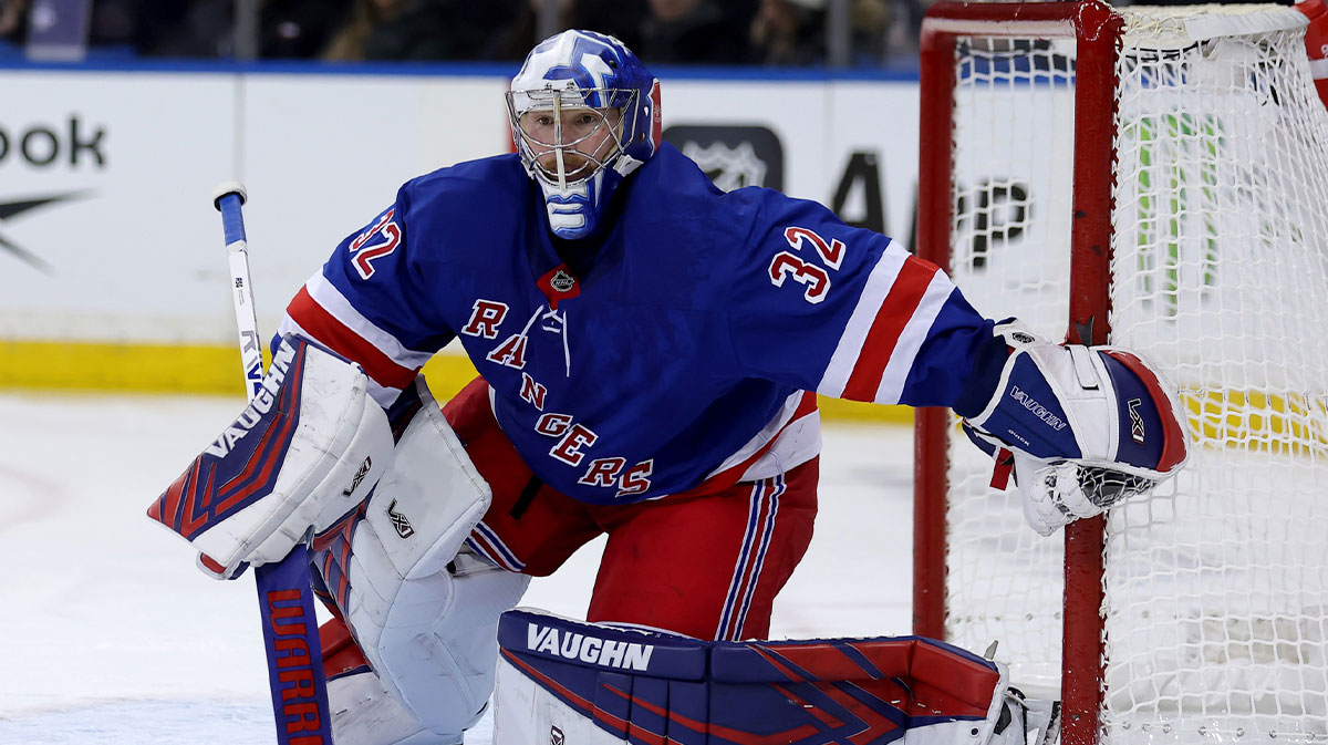 New York Rangers Goaltander Jonathan Quick (32) TEND Network against Nashville predators during the third period in Madison Square Garden.