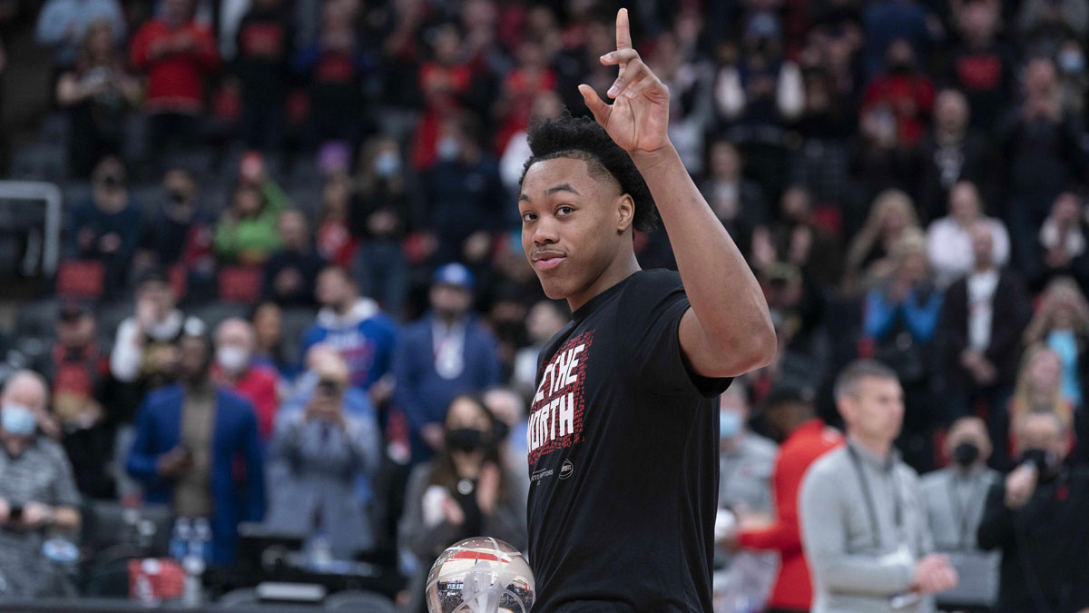 Toronto Raptors forward Scottie Barnes (4) acknowledges the crowd after winning the 202122 Rookie of the Year award before game four of the first round for the 2022 NBA playoffs against the Philadelphia 76ers at Scotiabank Arena.