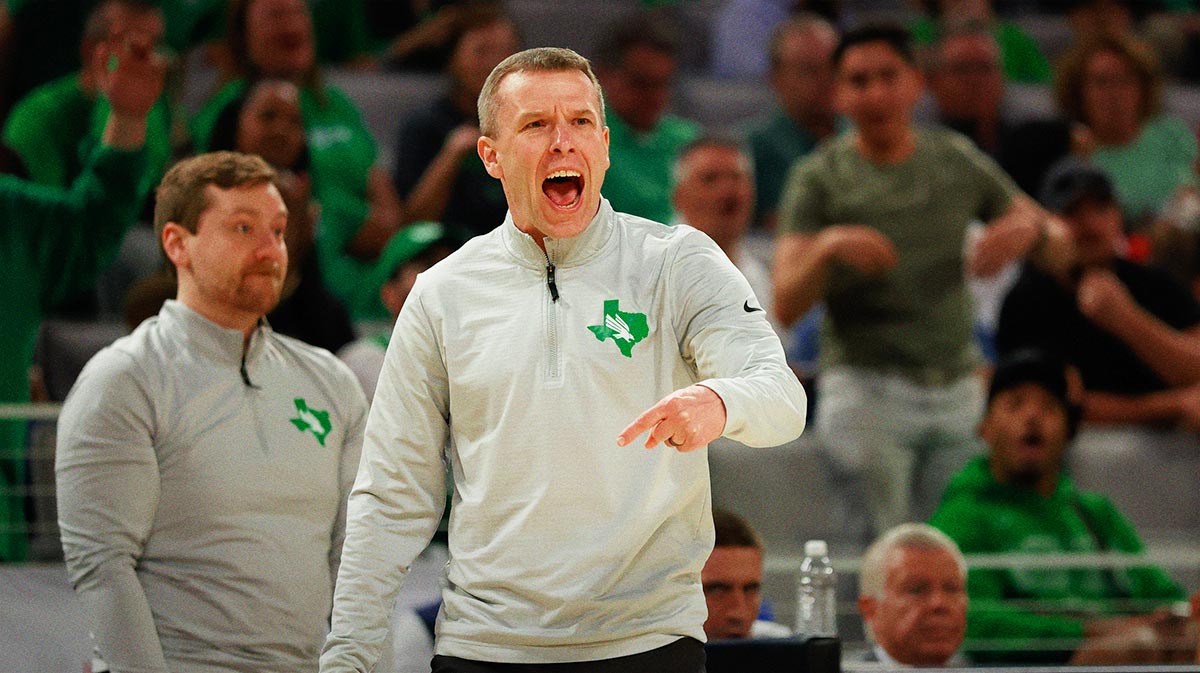 North Texas Mean Green head coach Ross Hodge reacts against the UAB Blazers during the first half at Dickies Arena.