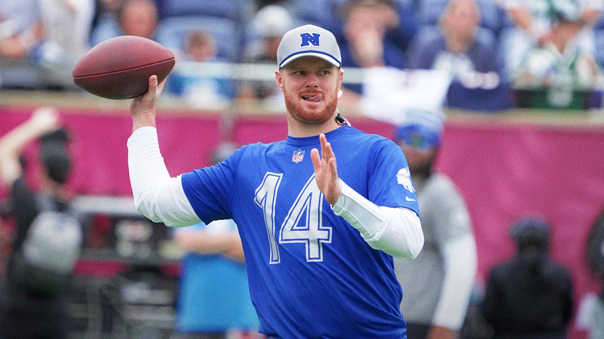 Minnesota Vikings quarterback Sam Darnold (14) throws the ball during NFC Practice for the Pro Bowl Games at Camping World Stadium.