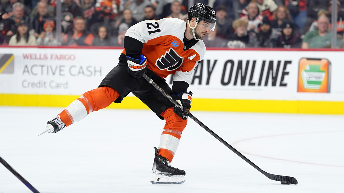 Philadelphia Flyers center Scott Laughton (21) controls the puck on a breakaway against the Edmonton Oilers in the third period at Wells Fargo Center.