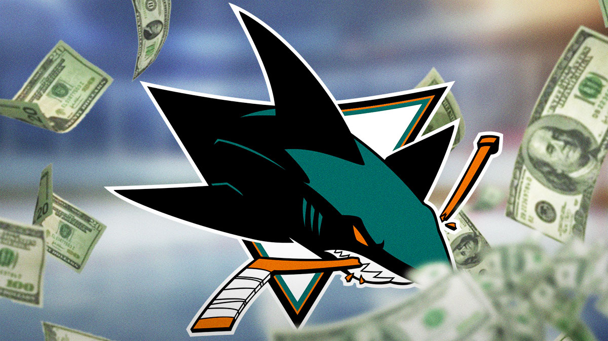 Sharks fan hilariously attempts to bribe refs vs. Islanders