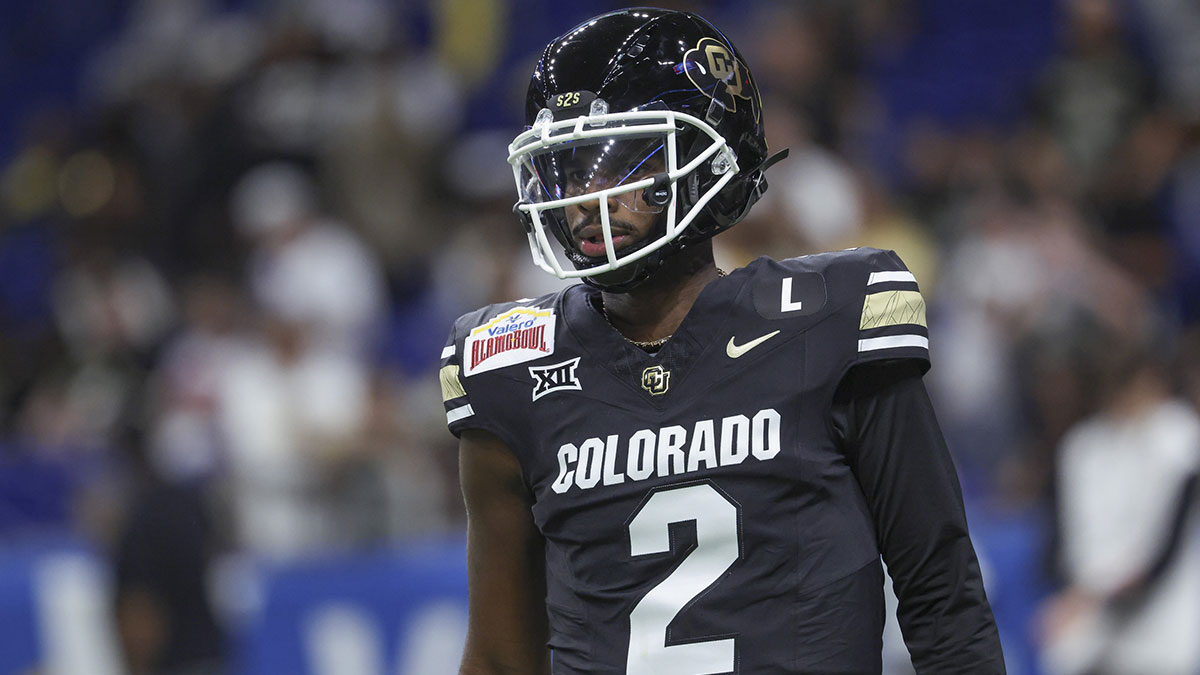 Buffaloes Colorado Buffaloes Quarterback Shedeur Sanders (2) warmed before the game against young young people on Alamodome.