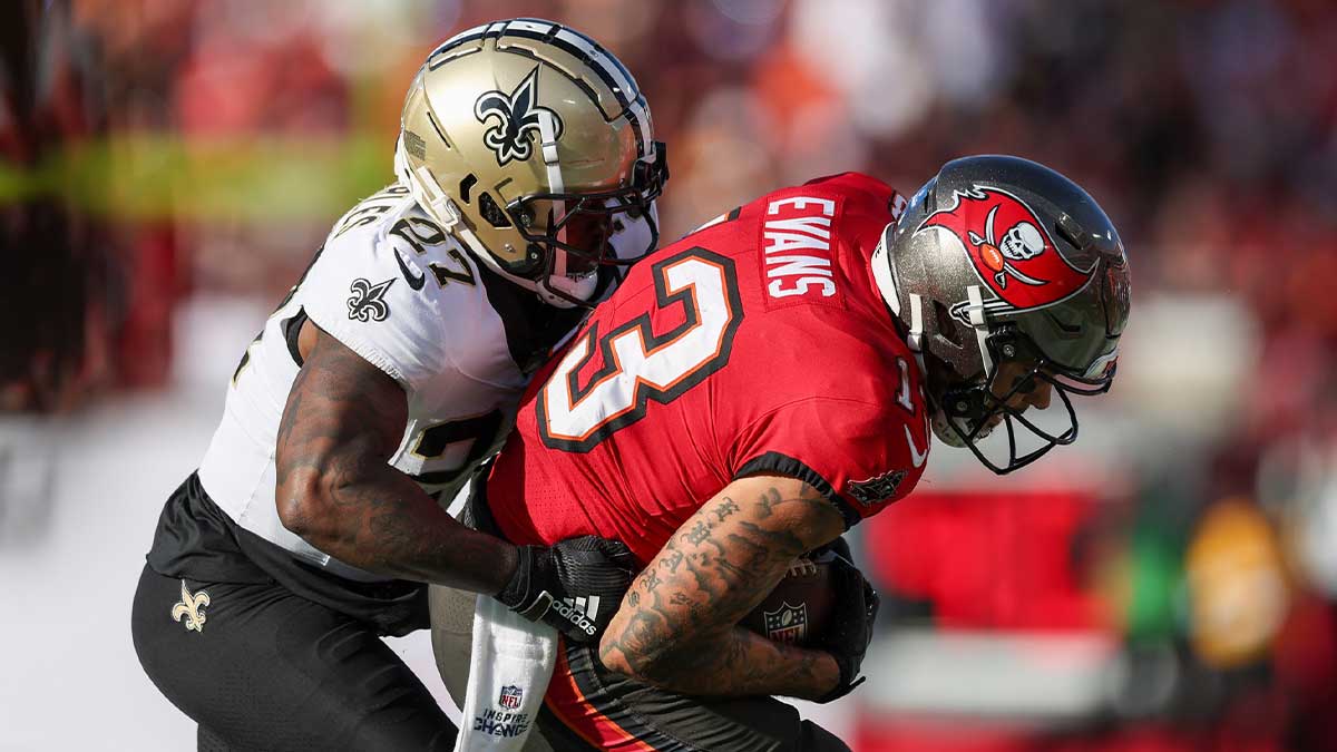 Tampa Bay Buccaneers wide receiver Mike Evans (13) makes a catch defended by New Orleans Saints cornerback Shemar Jean-Charles (27) in the fourth quarter at Raymond James Stadium. 