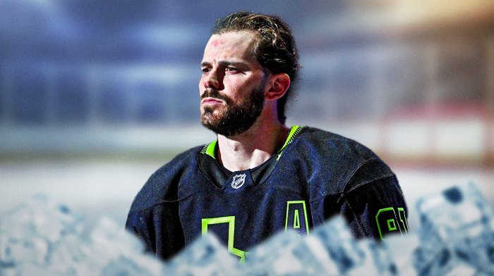 Tyler Seguin looking hopeful, hockey rink in background Dallas Stars