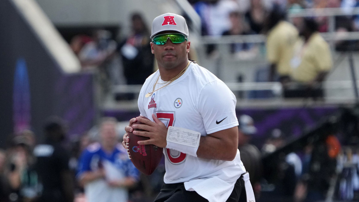 AFC quarterback Russell Wilson of the Pittsburgh Steelers (3) throws the ball during the 2025 Pro Bowl Games at Camping World Stadium.