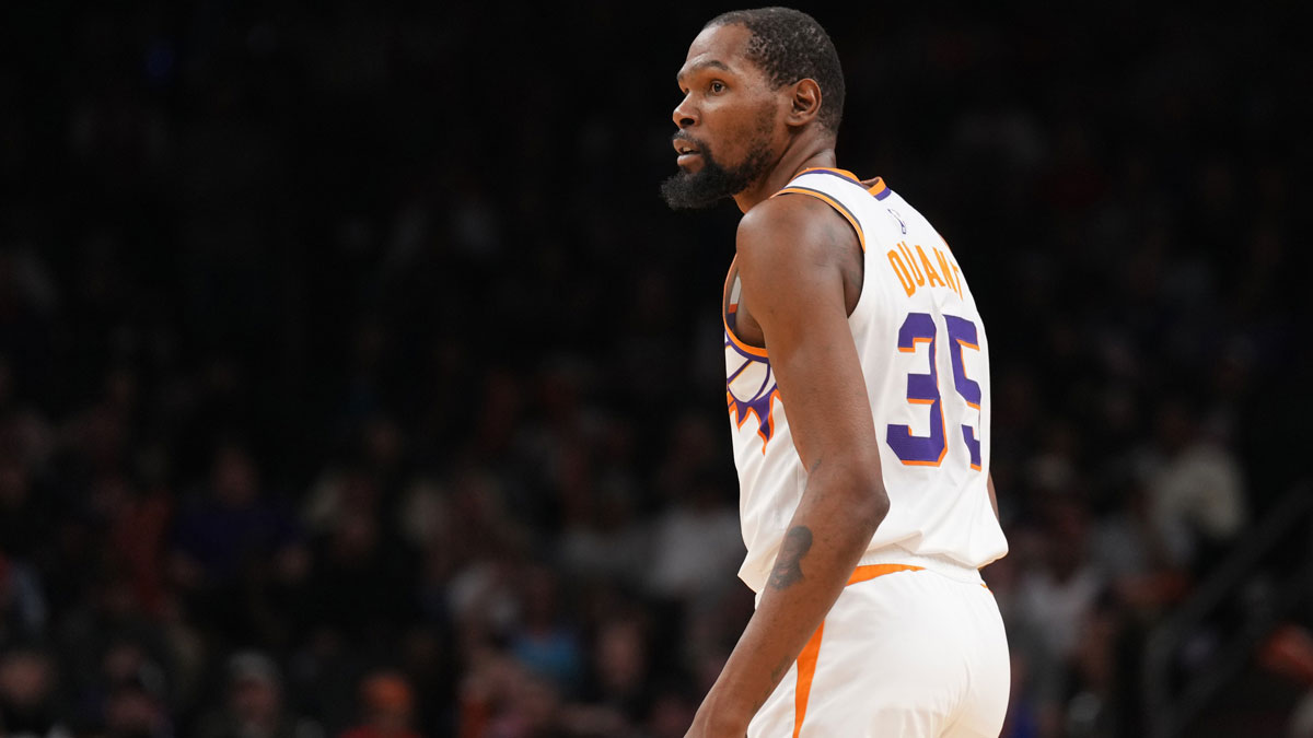 下半场在PHX AENA，太阳队前锋凯文·杜兰特（Kevin Durant）（35岁）对阵芝加哥公牛队