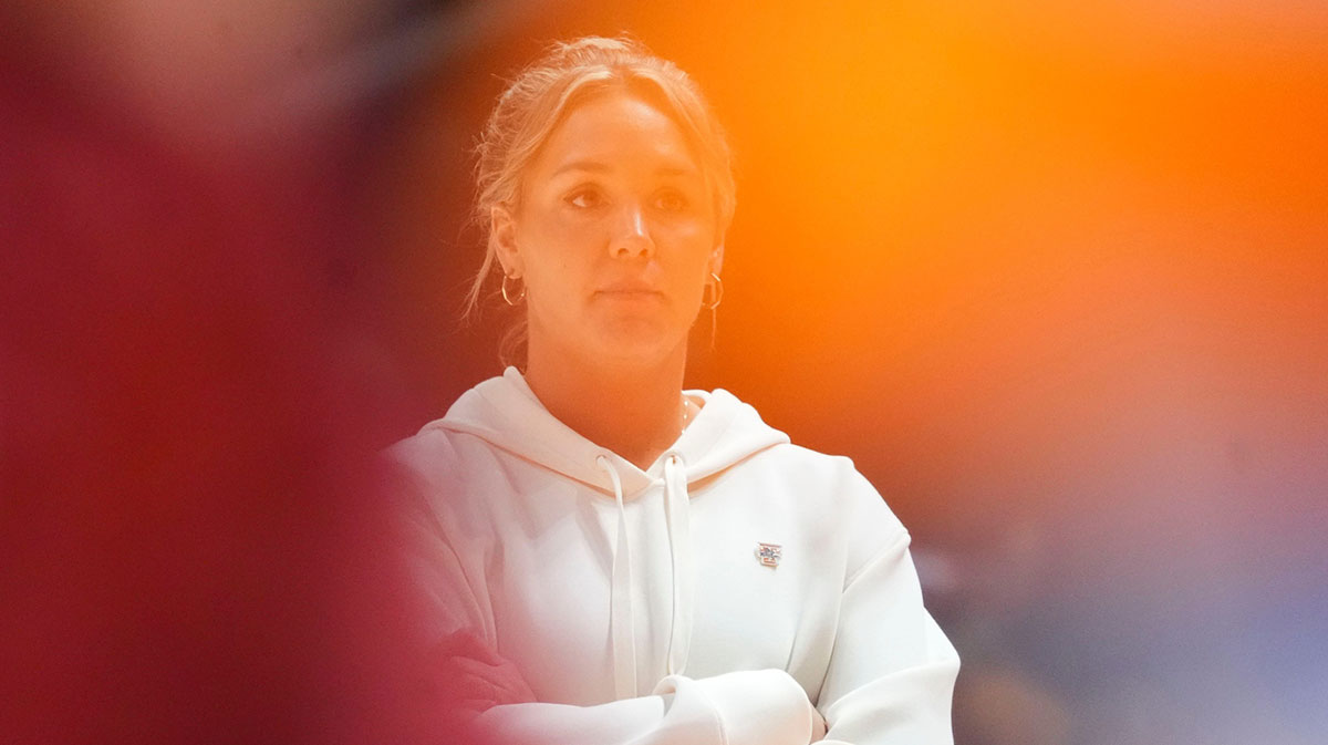 Tennessee women's basketball coach Kim Caldwell during the NCAA college basketball game against Oklahoma.