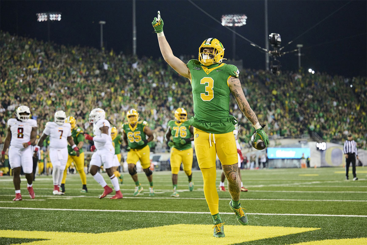 Oregon Ducks tight end Terrance Ferguson (3) celebrates after catching a touchdown pass during the first half against the Maryland Terrapins at Autzen Stadium.