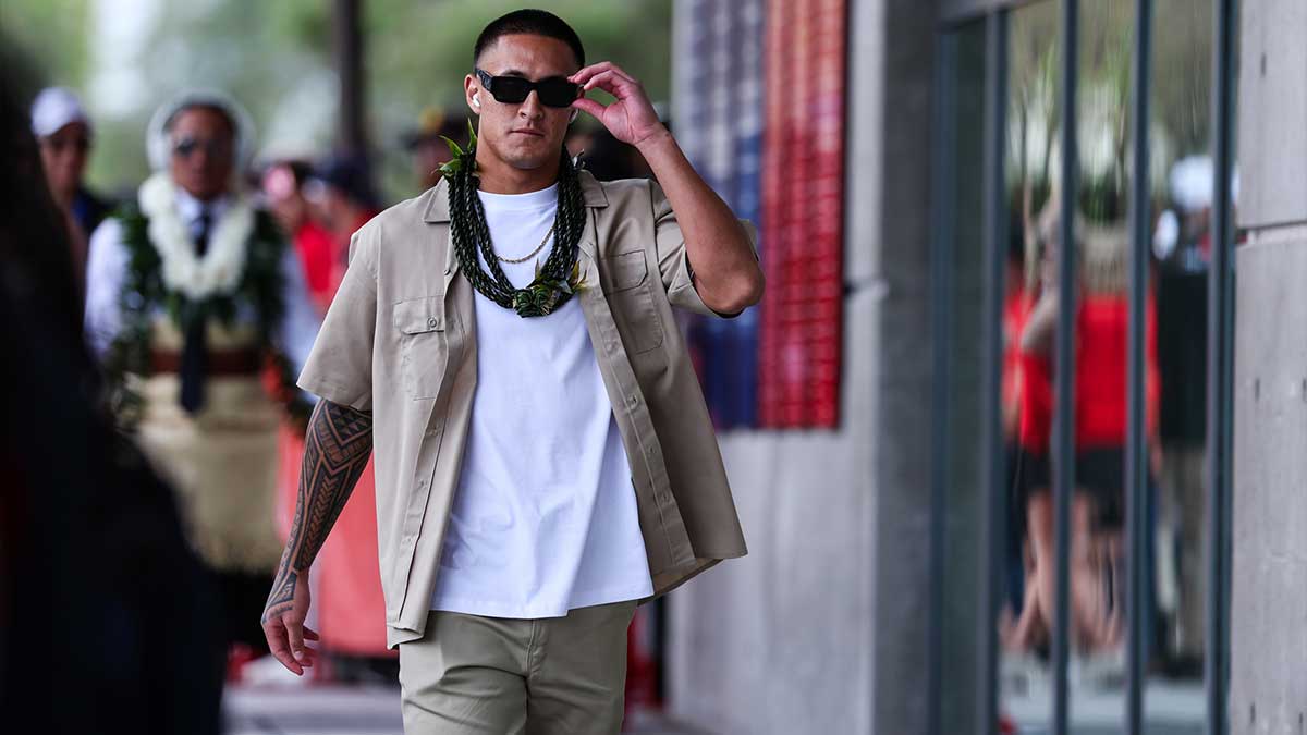 Arizona Wildcats wide receiver Tetairoa McMillian (4) walks down Wildcat Walk before game against Colorado Buffaloes at Arizona Stadium. 