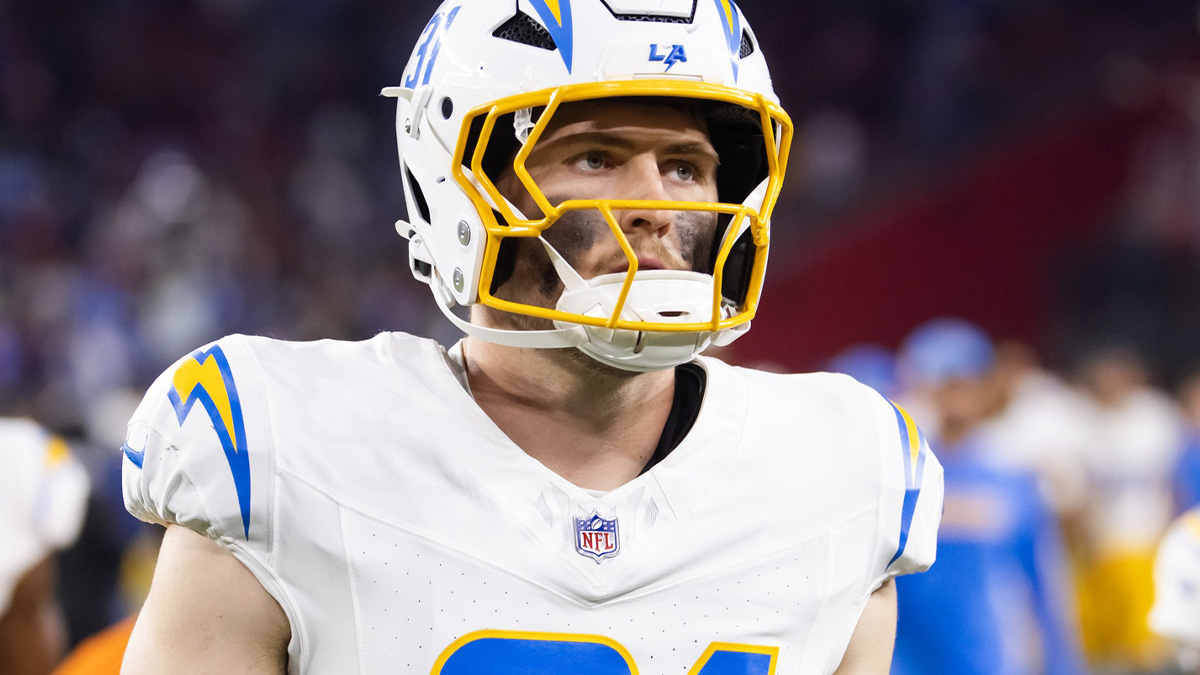 Los Angeles Chargers linebacker Nick Niemann (31) against the Arizona Cardinals at State Farm Stadium.