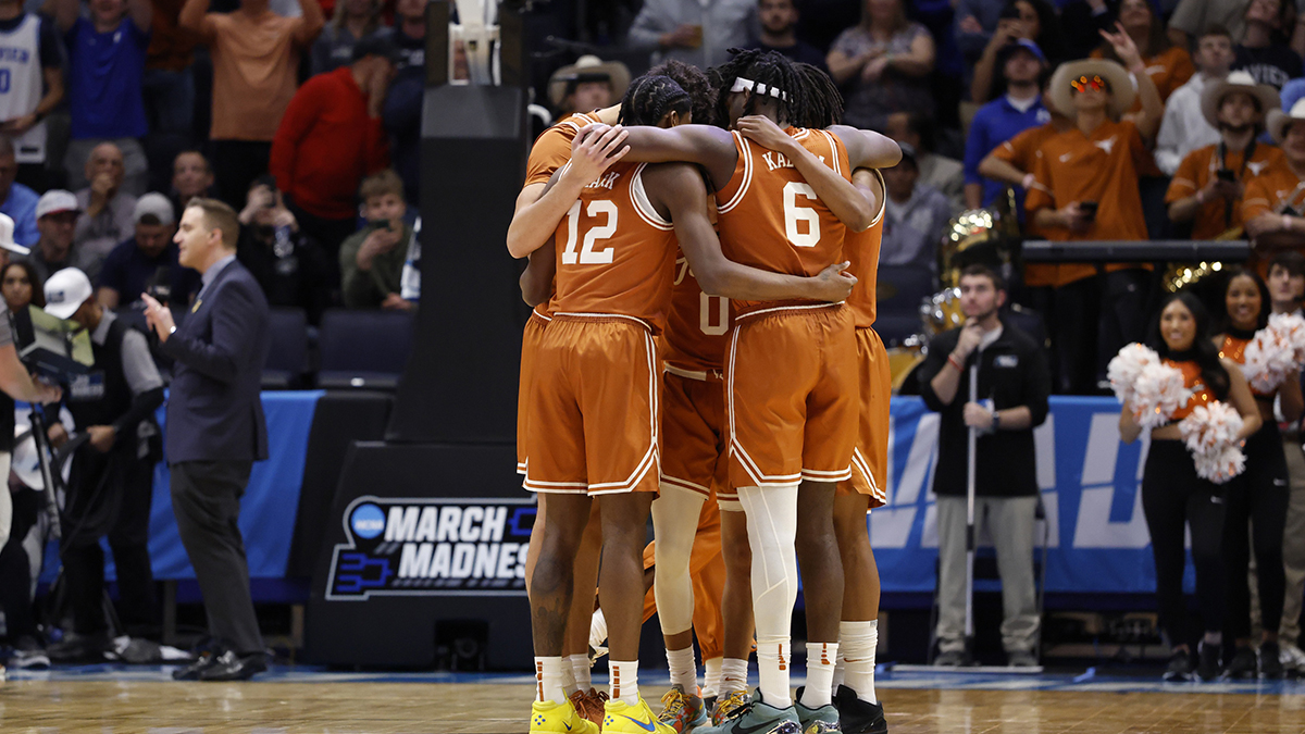 Texas Longhorns hung out before the game against Xavir Musketer on the UD Arena.