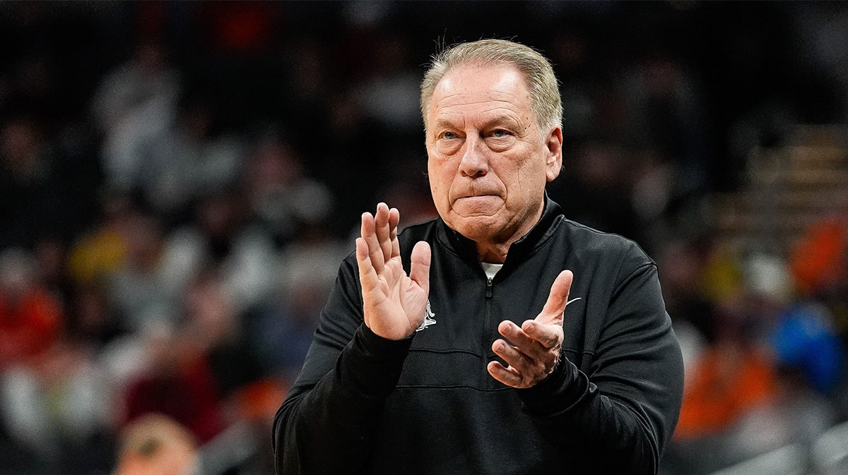 Michigan State head coach Tom Izzo applauds after a play against Oregon during the first half of Big Ten Tournament quarterfinal at Gainbridge Fieldhouse in Indianapolis, Ind. on Friday, March 14, 2025.