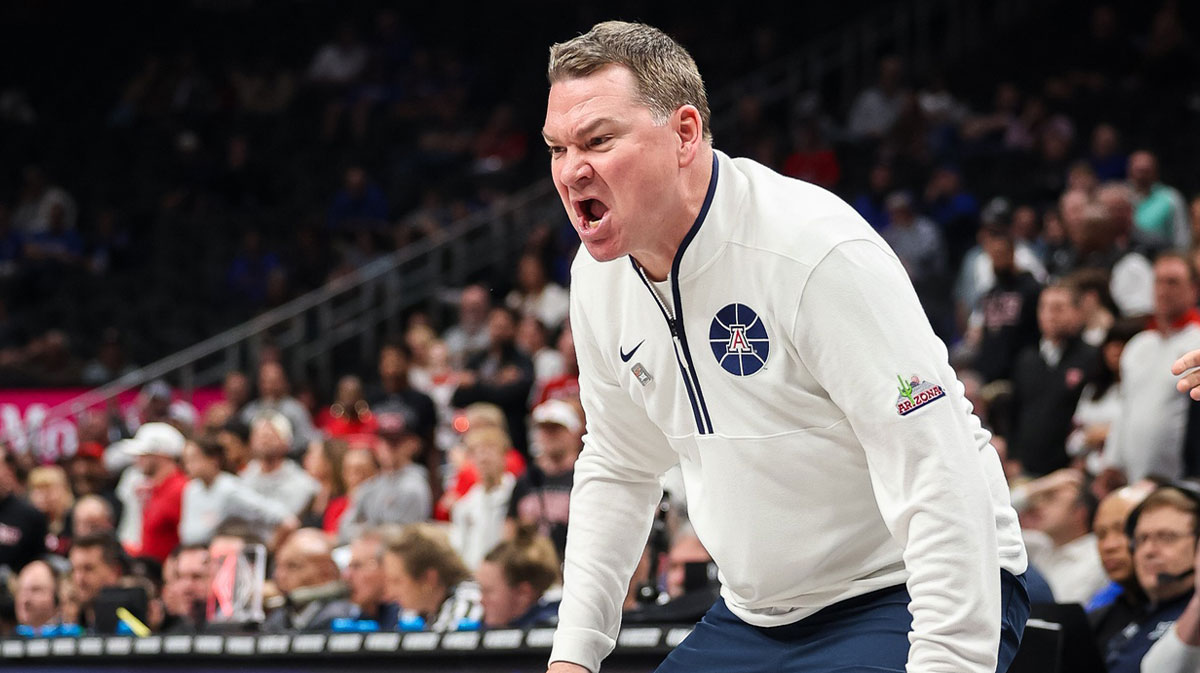 Arizona Wildcats coach Tommy Lloyd reacts after a play during the second half against the Texas Tech Red Raiders at T-Mobile Center.