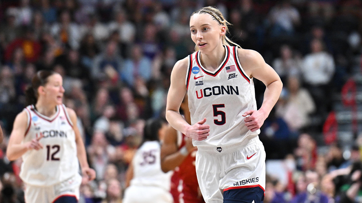 UConn Huskies guard Paige Bueckers (5) runs back on defense.