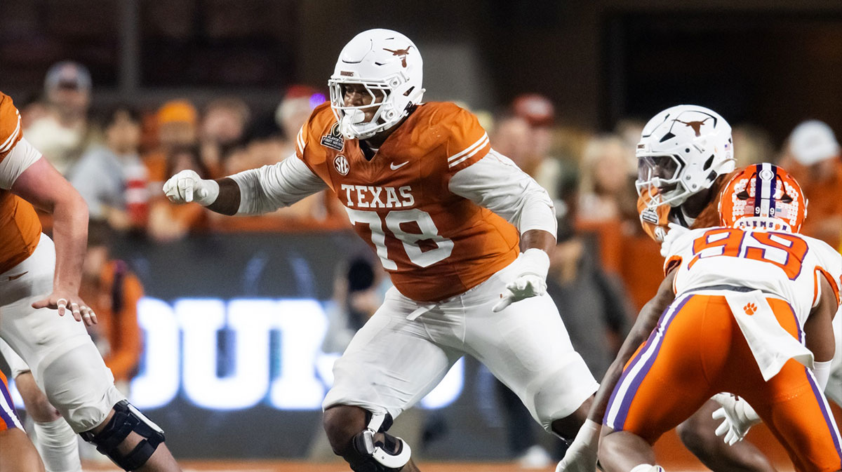 Texas Longhorns offensive lineman Kelvin Banks Jr. (78) against the Clemson Tigers during the CFP National playoff first round at Darrell K Royal-Texas Memorial Stadium.