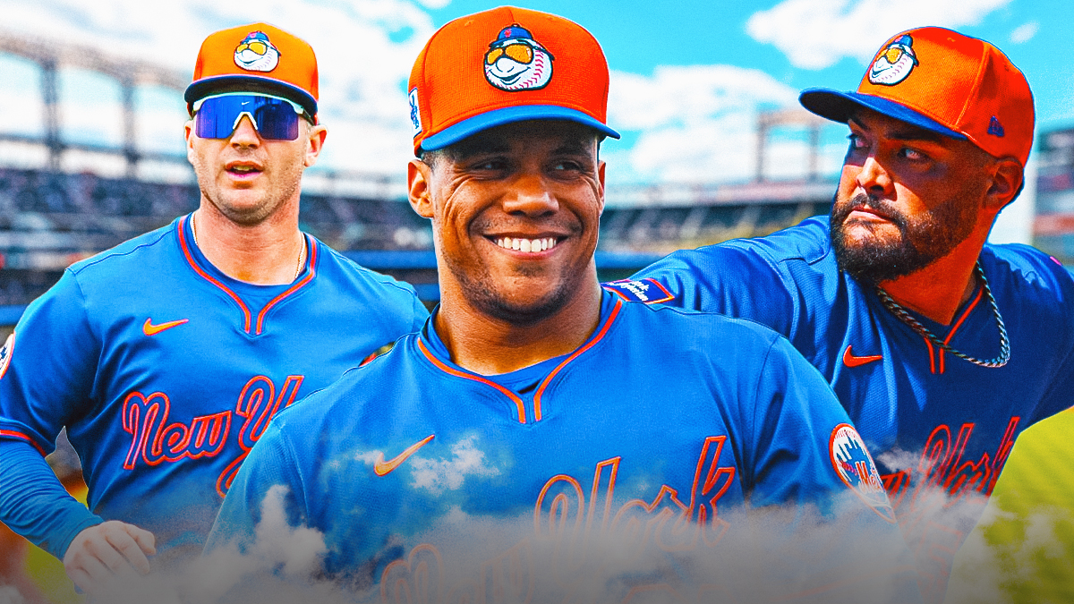 Mets' Juan Soto, Pete Alonso, and Sean Manaea smiling