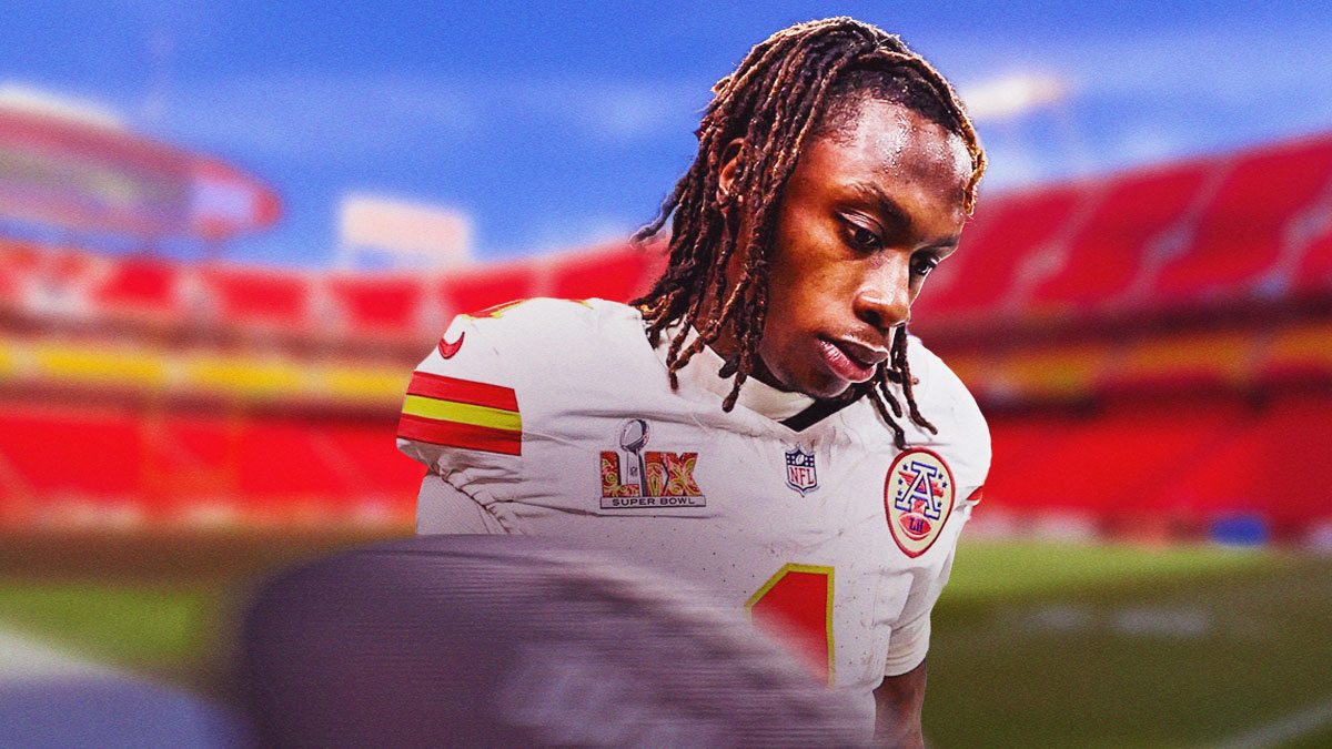 Xavier Worthy trông buồn bã trên sân Chiefs.