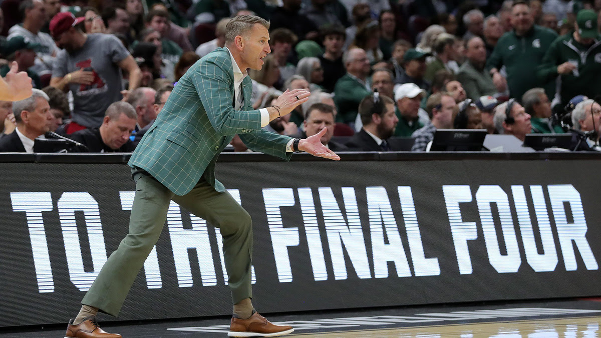 Alabama Crimson Tide head coach Nate Oats reacts during the second half of an NCAA Tournament Second Round game at Rocket Arena on Sunday, March 23, 2025, in Cleveland, Ohio.