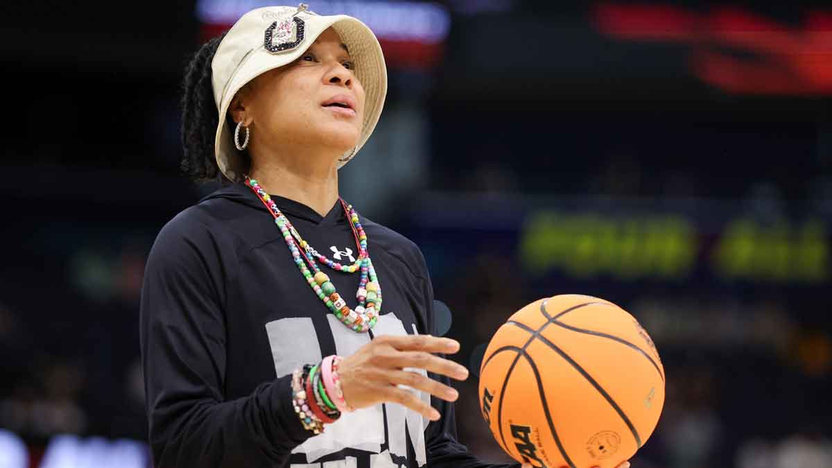 South Carolina HC Dawn Staley’s fired-up reaction to players’ WNBA draft fate