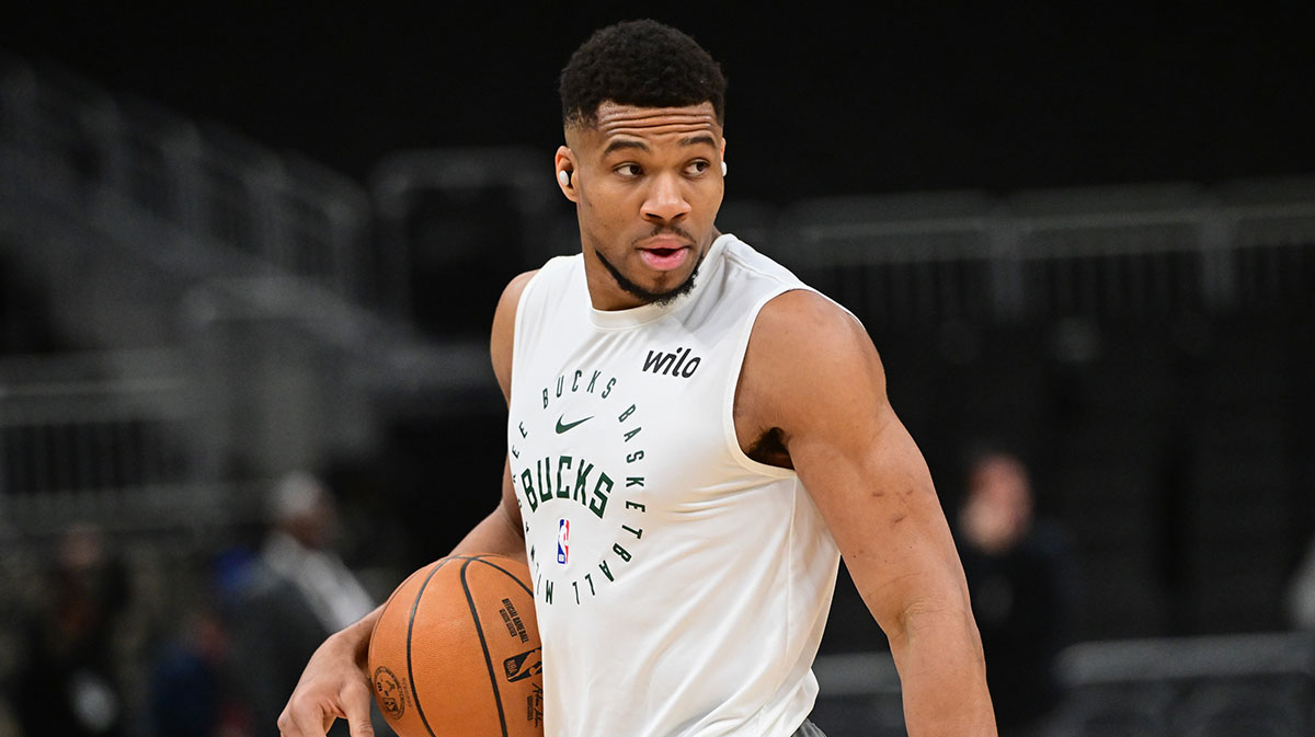 Milwaukee Bucks forward Giannis Antetokounmpo (34) warms up before game against the New Orleans Pelicans at Fiserv Forum.